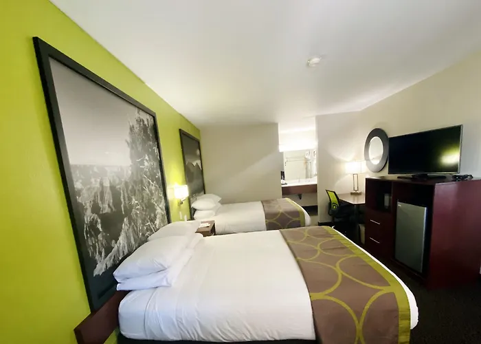 Hotel Days & By Wyndham I-40 Flagstaff