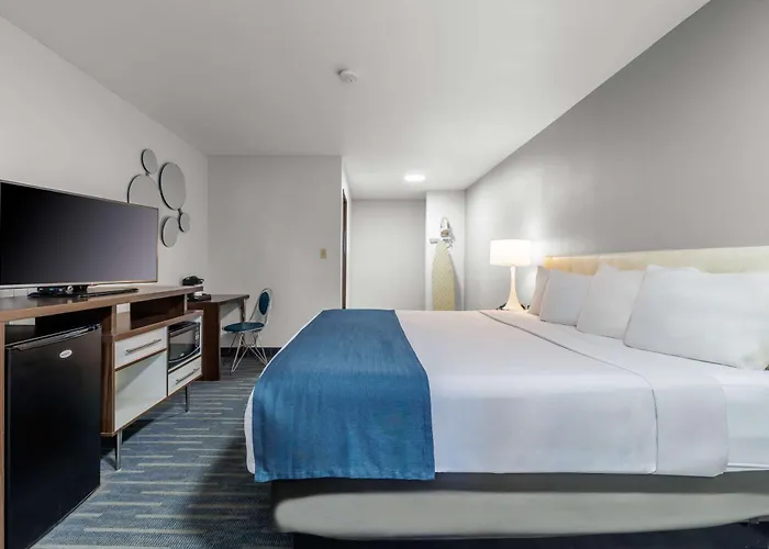 Hotel Days & By Wyndham I-40