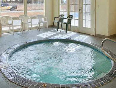 Days & By Wyndham I-40 Hotel 3*